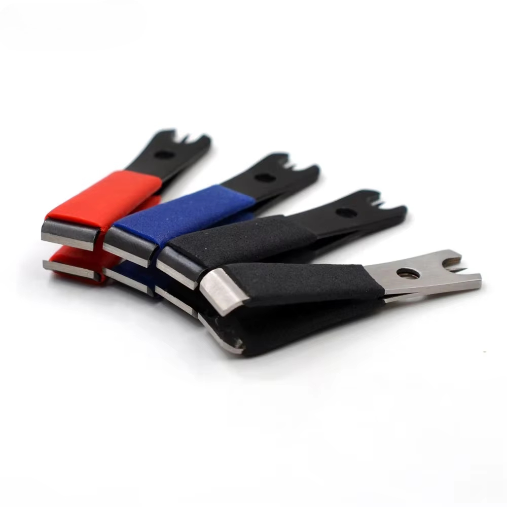 Fishing Equipment Carp - 釣り糸用クリッパー（ニッパー）1個。フックとアイクリーナーが一体になった2-in-1タイプ。ステンレス製。小型のフライタイイングツール。フライ釣り用糸切りばさみ。